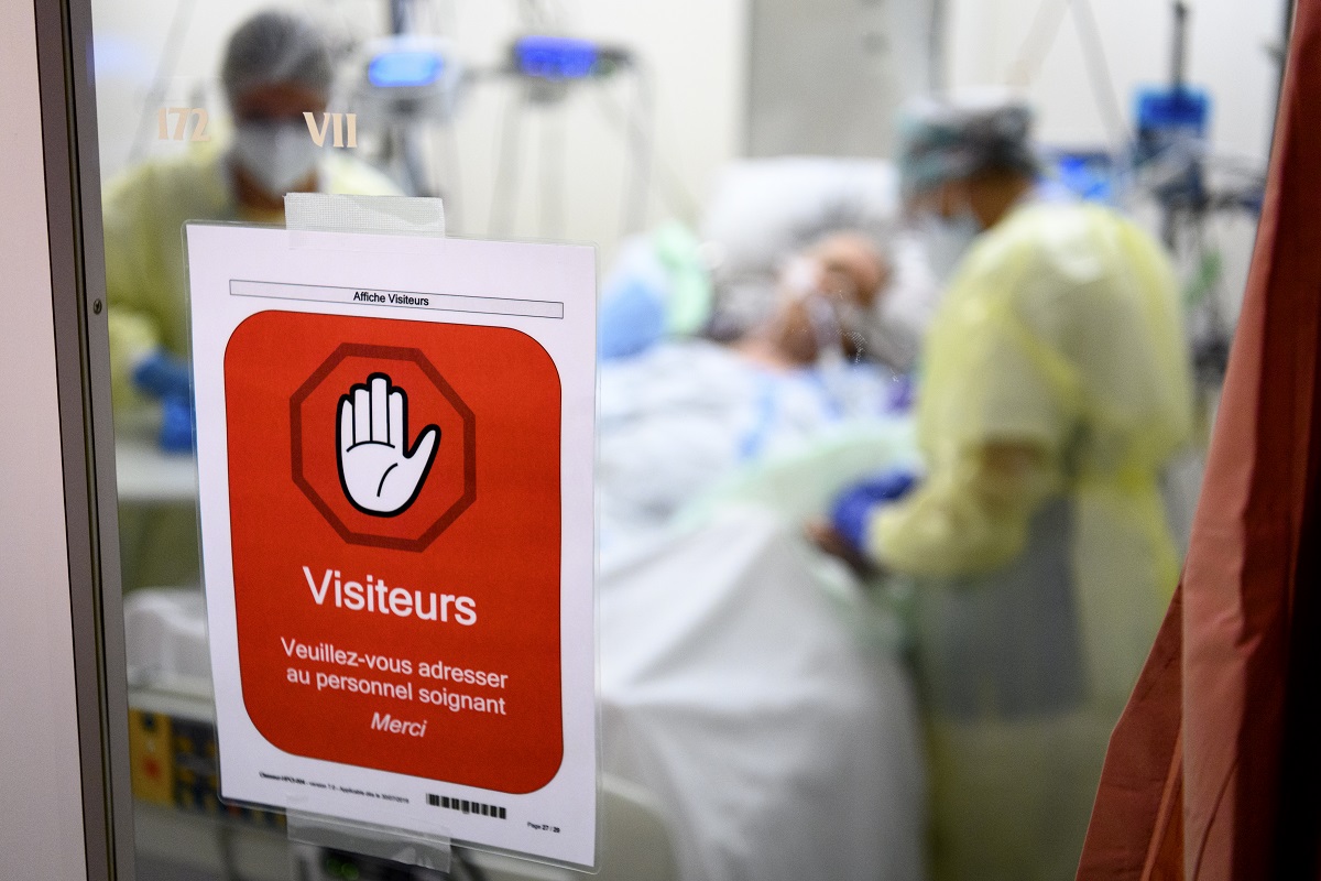 Pour protéger les patients et les membres du personnel, les eHnv ont décidé de suspendre les visites aux patients hospitalisés.