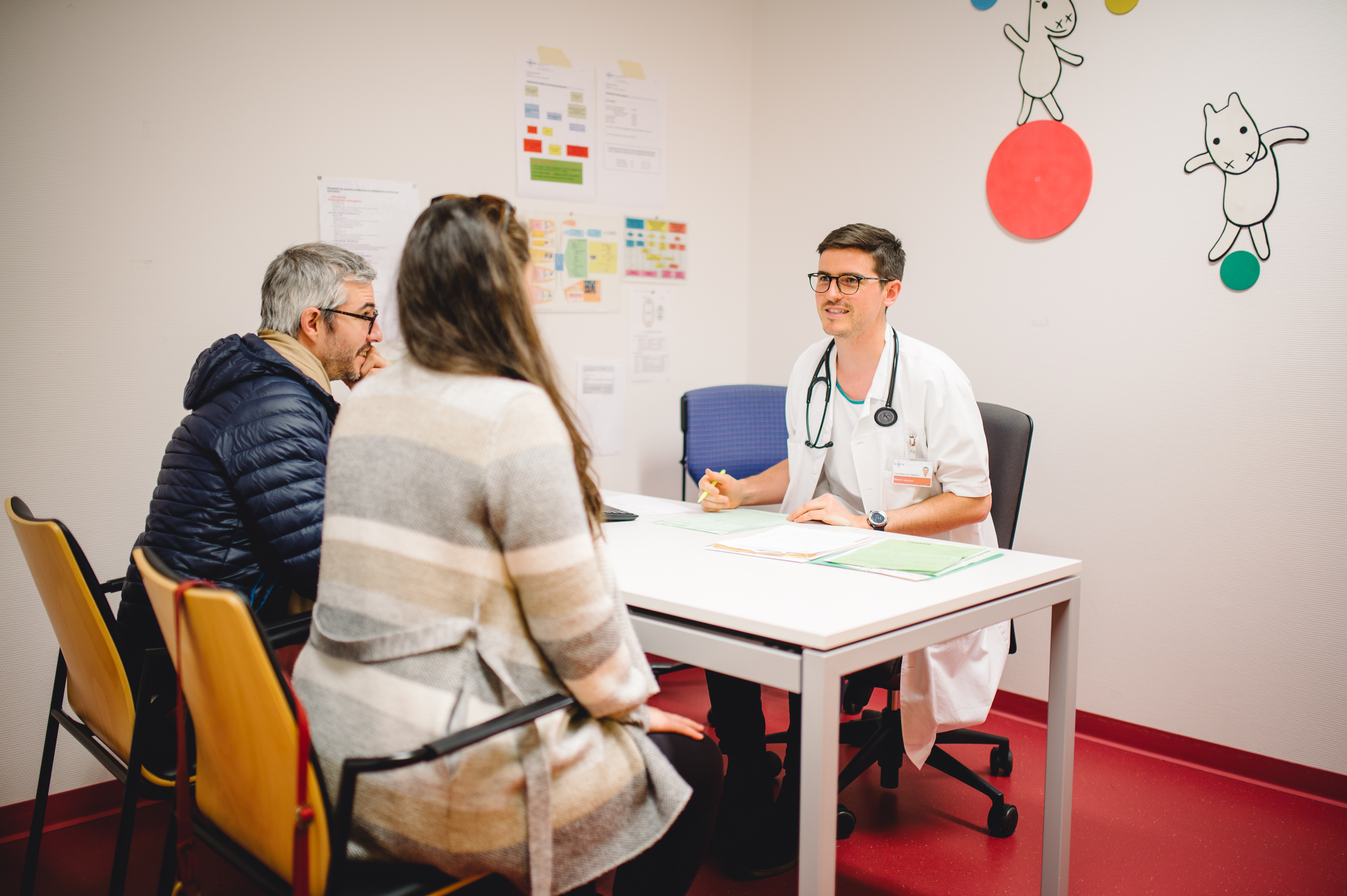   Une rencontre est prévue avec le médecin assistant, ici Thimothé de Valence.