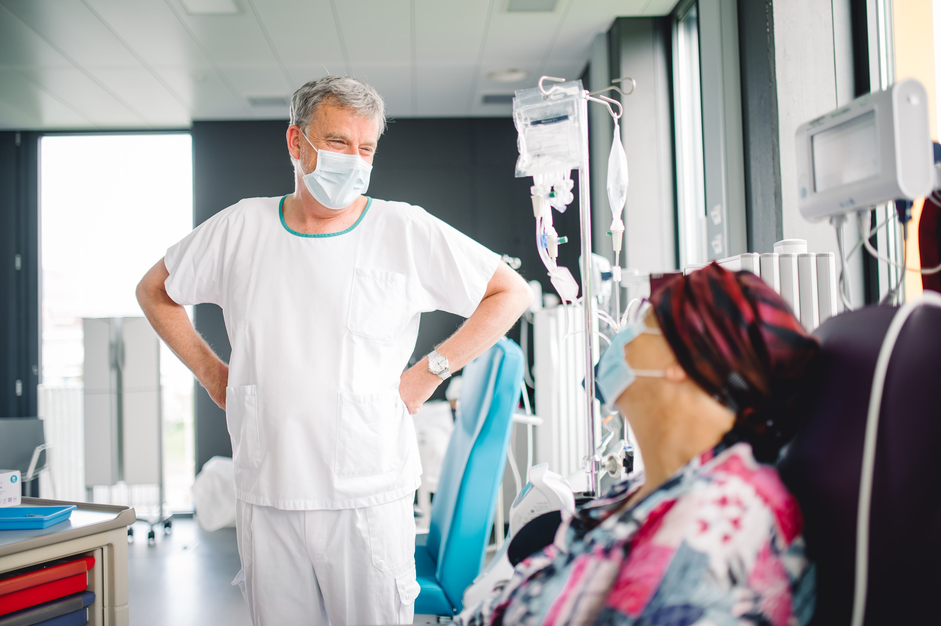 Pour l’oncologue Pierre Hoesli, un des points importants dans la gestion de cette crise a été d’informer les patients et de rassurer ceux qui se sentaient effrayés par l’idée de se rendre à l’hôpital